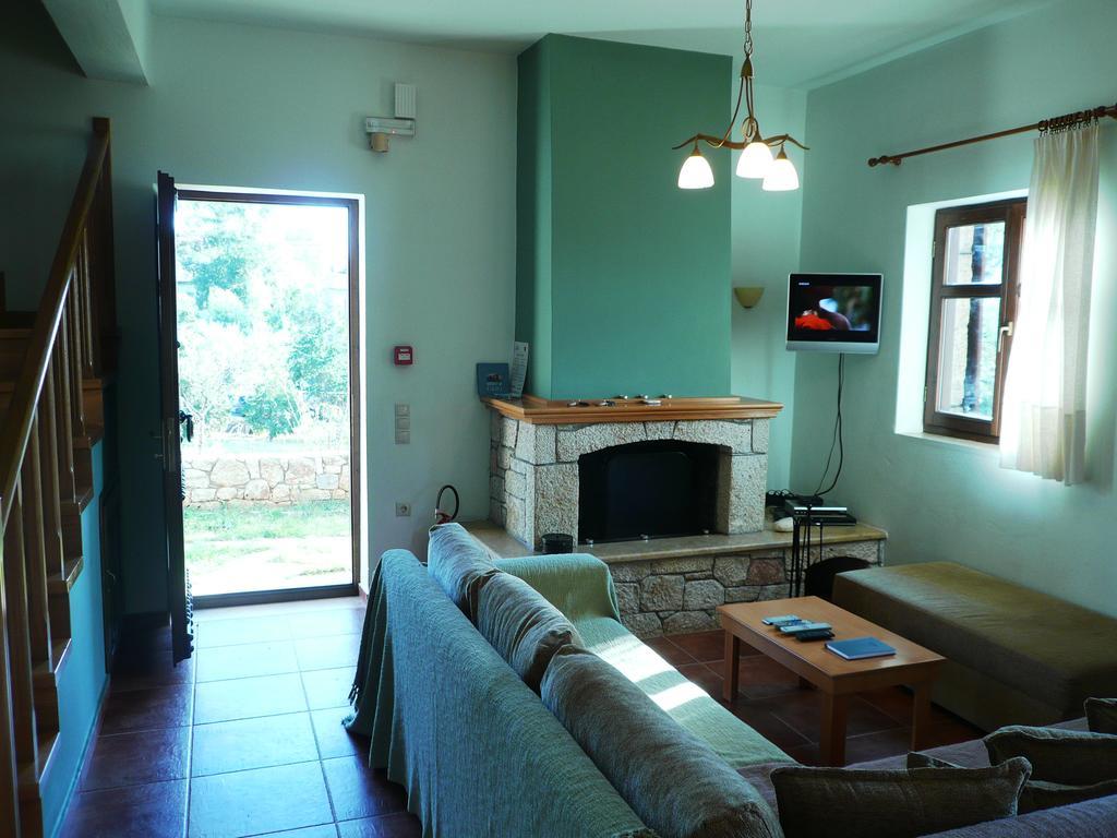 Maison Viros Kardhamili Zimmer foto